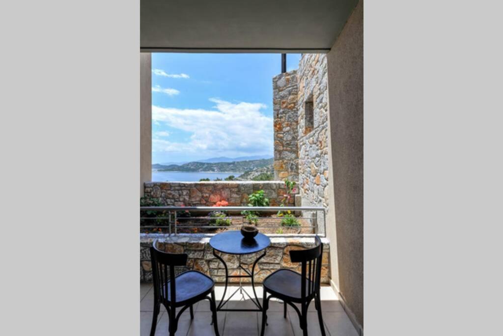 Wonderful Eco Friendly Villa Augustine Ampelo エクステリア 写真