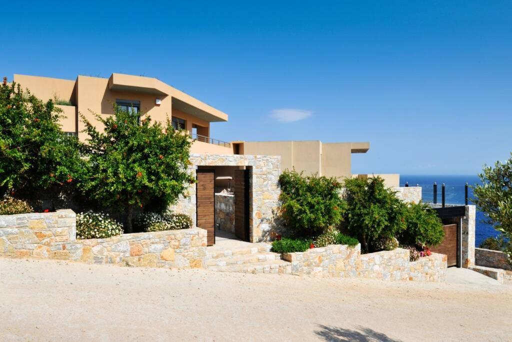 Wonderful Eco Friendly Villa Augustine Ampelo エクステリア 写真